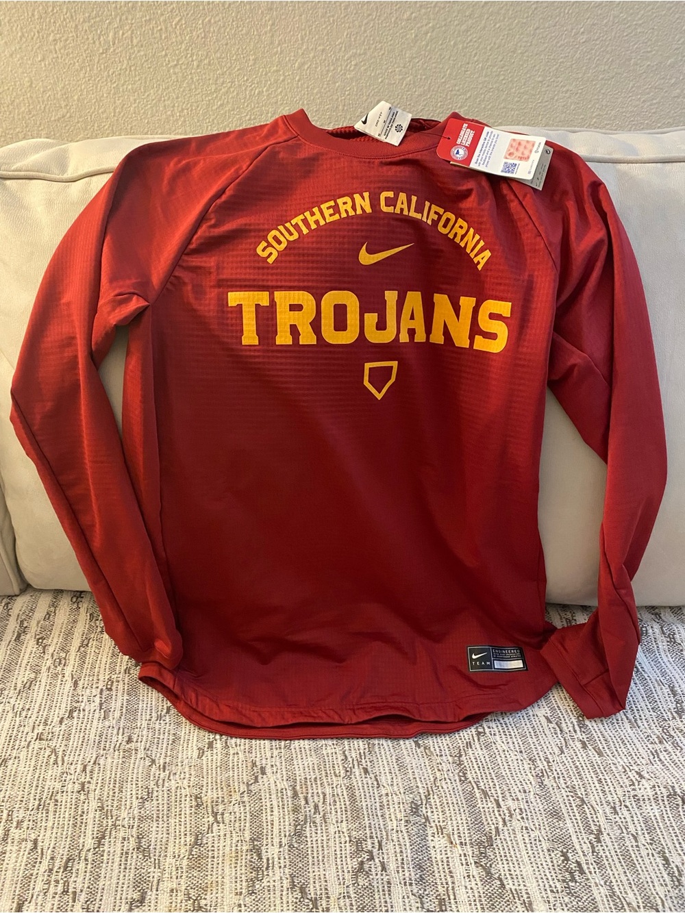New Men’s Nike Engineered USC Trojans Player Issued Long Sleeve Medium